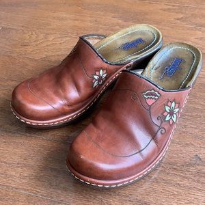 Indigo by Clarks Boho Brown Leather Embroidered Clog Comfort Slip On Size 6